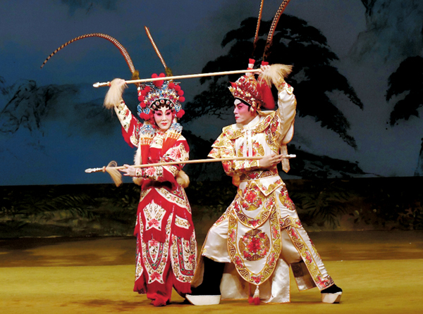 ●薛丁山不肯應允樊梨花婚事，二人大打出手之間也充滿情意。