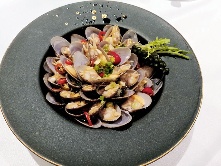 ●和麻口水花蛤擺盤有心思