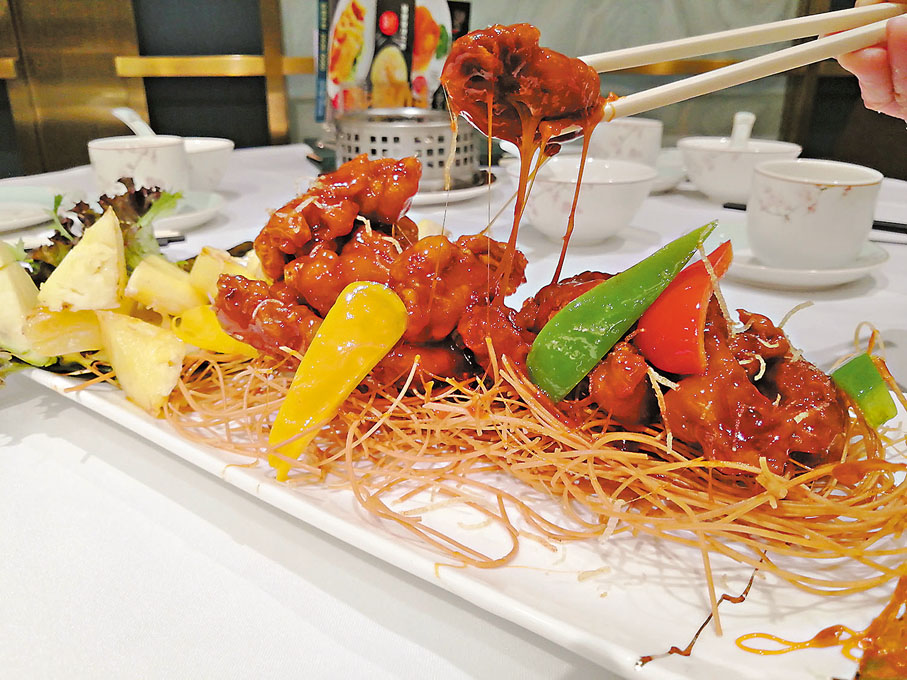 ●招牌拔絲黑豚肉