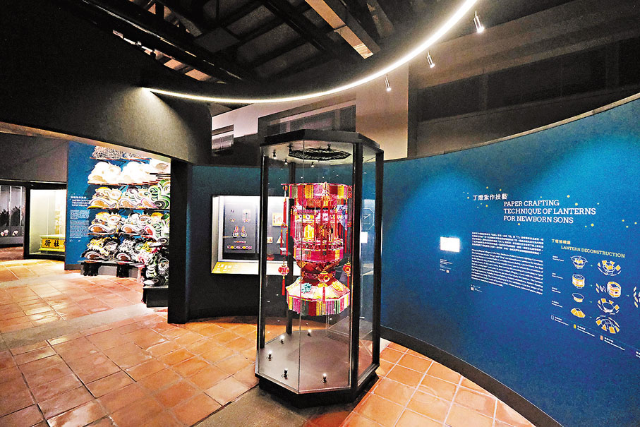 ●介紹丁燈紮作技藝的展館。香港文匯報記者  攝