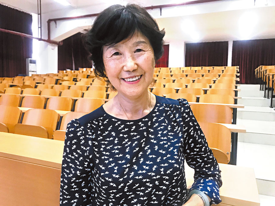 ●廣東跳水「元老」鄭觀志指全省十多個業餘體校，源源不斷向省隊輸送好苗子。 香港文匯報記者敖敏輝 攝