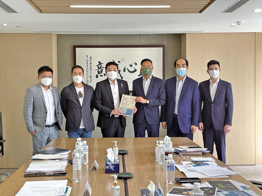 ● 莊紫祥博士拜訪全國政協委員、香港再出發大聯盟副秘書長施榮懷（右三）。