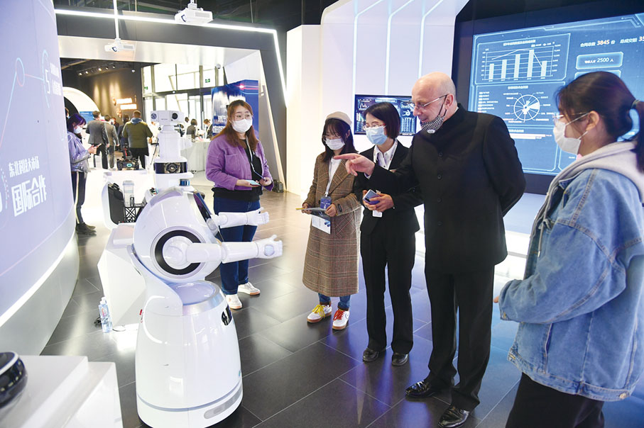 ● 瀋陽東北科技大市場機器人展館