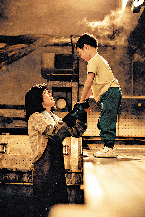 ●吳君如扮演蘇樺偉的媽媽榮獲最佳女主角獎項。