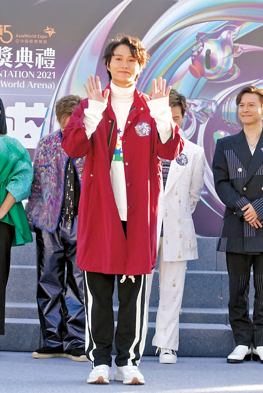 ● 胡鴻鈞與許廷鏗全程零交流。