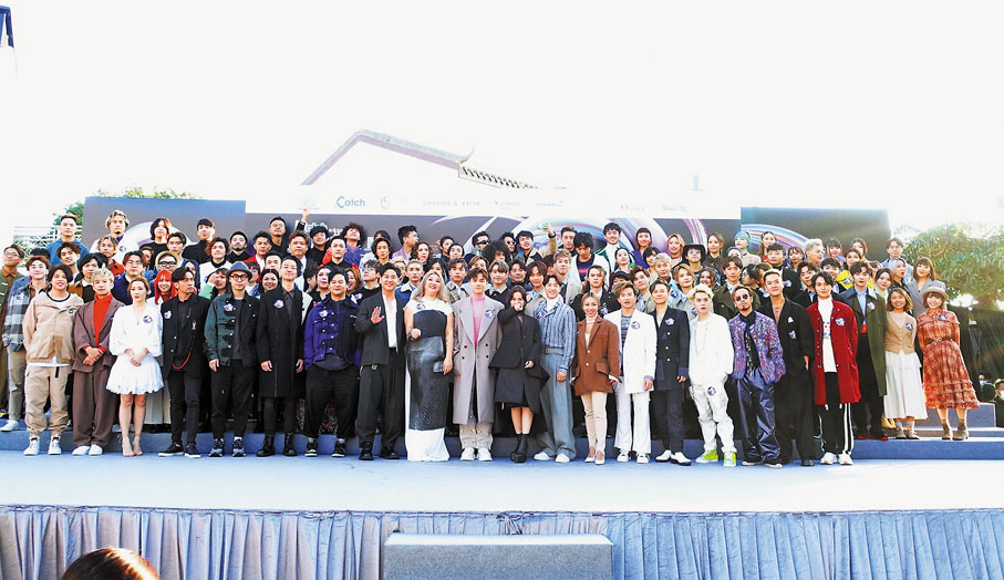 ●叱咤頒獎禮即將舉行，近百位歌手出席記招。