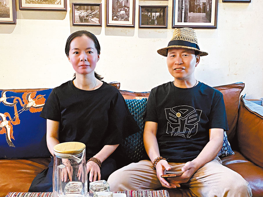 ●服裝設計師喬永輝（右）、梁微。