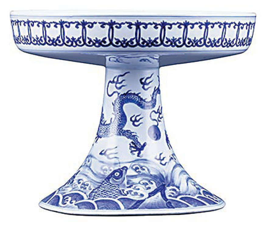 ●清康熙青花魚龍變化高足盤