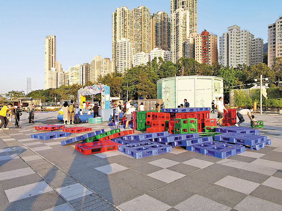 ●筆者最愛的可移動卡板，在此可拍一些文青照片。