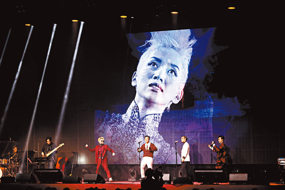 ● 男子組合C AllStar獻唱梅姐經典名曲。