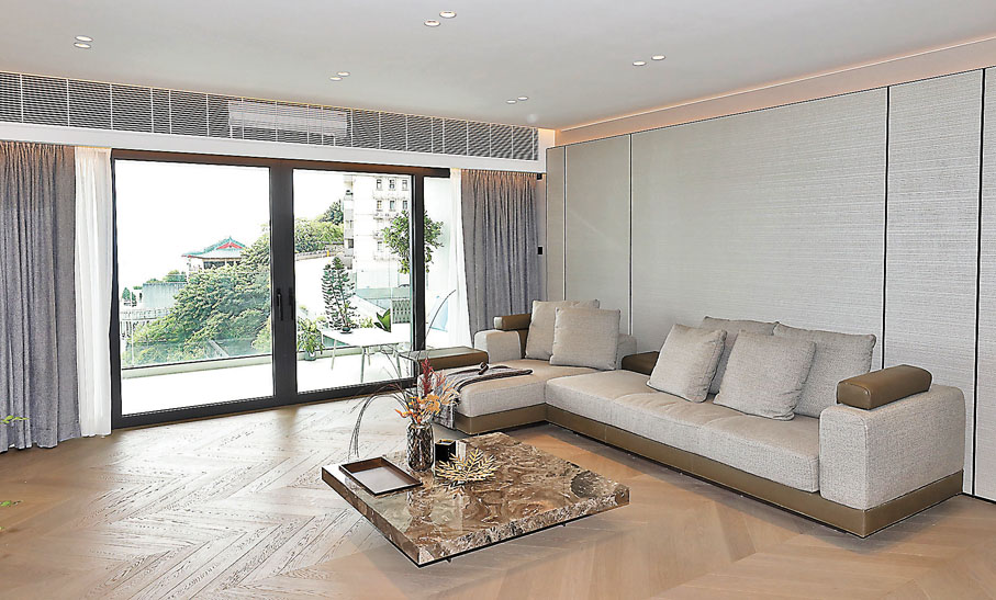 ● 是次的麗景園豪宅設計單位，不但簡單潔淨，更兼具個性與大宅氣派。