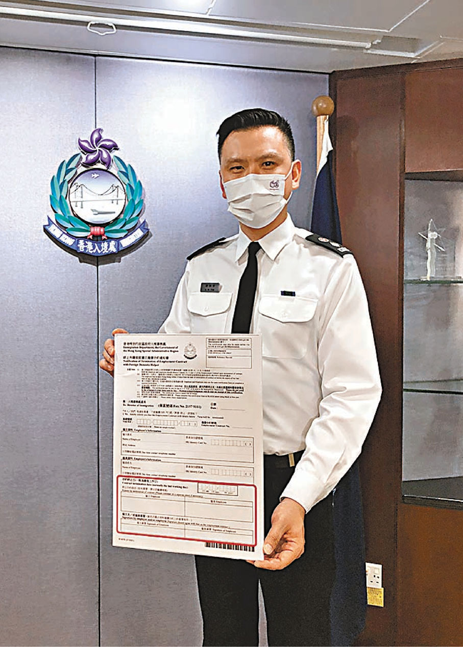 ●謝誠毅指入境處絕不容忍外傭跳槽行為。香港文匯報記者  攝