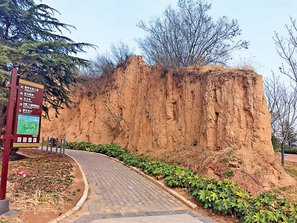 暴雨前 —— 漢霸二王城城牆    受訪者供圖