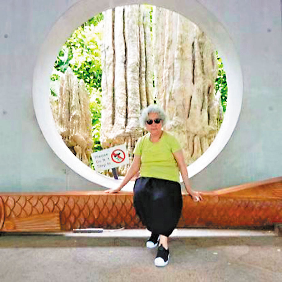 ●疫情前，張香華常出遊。