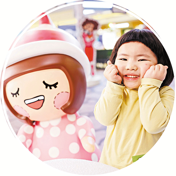 ● 李璨琛女兒極富表演天分。