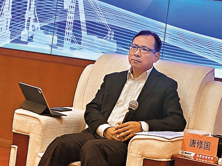 ● 三一重工總裁唐修國說，「我們的工廠現在不再是依靠流水線和普通的機器，而是依靠機器人和人工智能。」