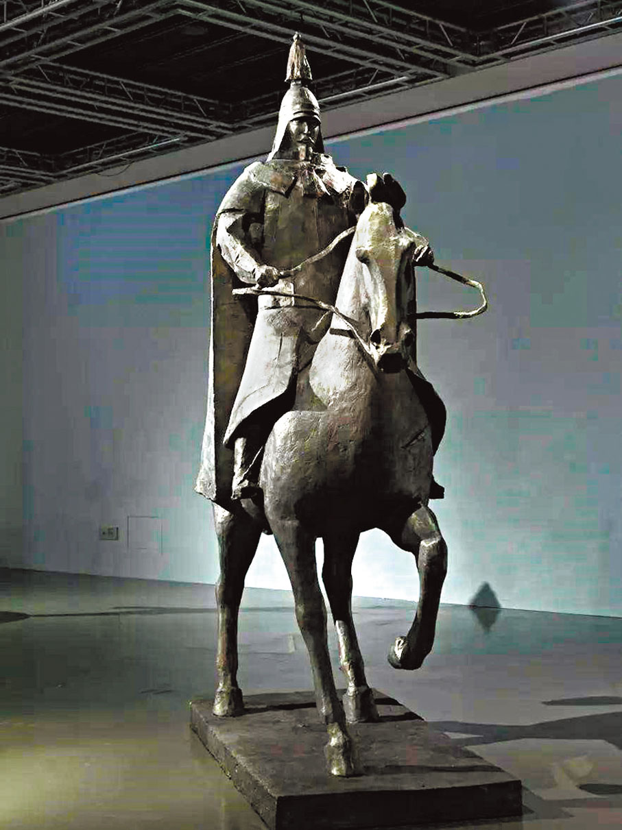 ●李象群作品《康熙大帝》。