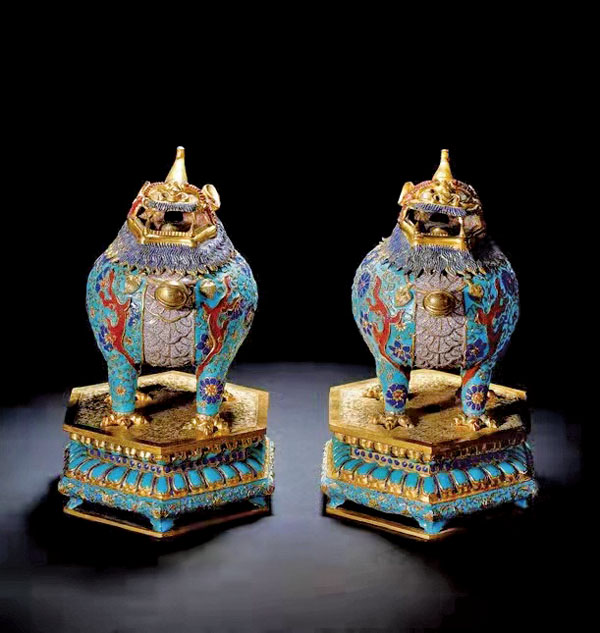 ■乾隆 銅鏨胎填琺瑯嵌松石珊瑚青金石甪端熏爐一對