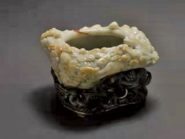 ■乾隆 御製青白玉雲龍洗