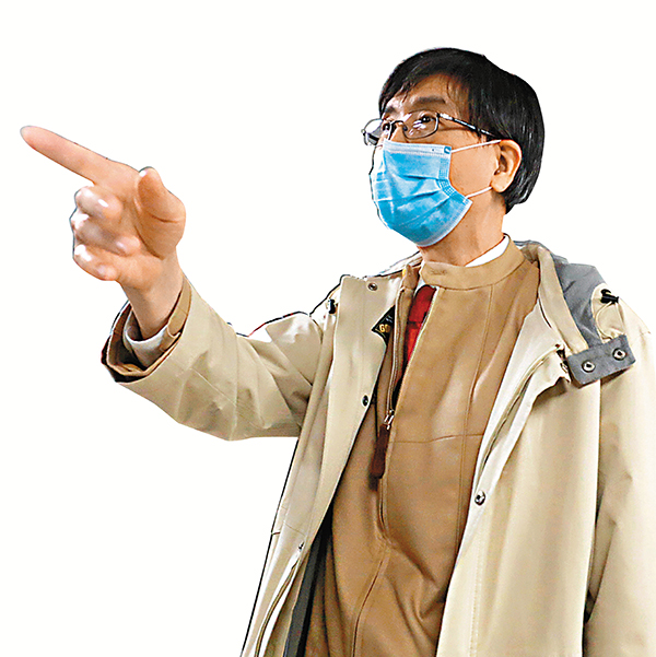 ● 袁國勇表示，港大研究團隊將繼續研究Omicron變種病毒的毒性和傳播性。 香港文匯報記者 攝