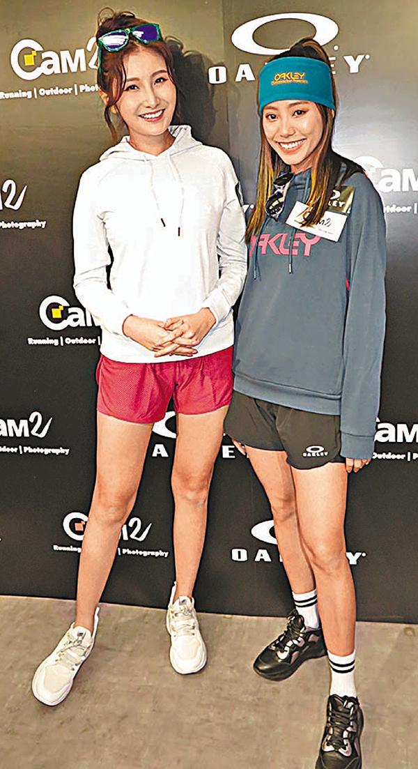 ● 陳凱詠（右）與沈殷怡齊騷長腿。