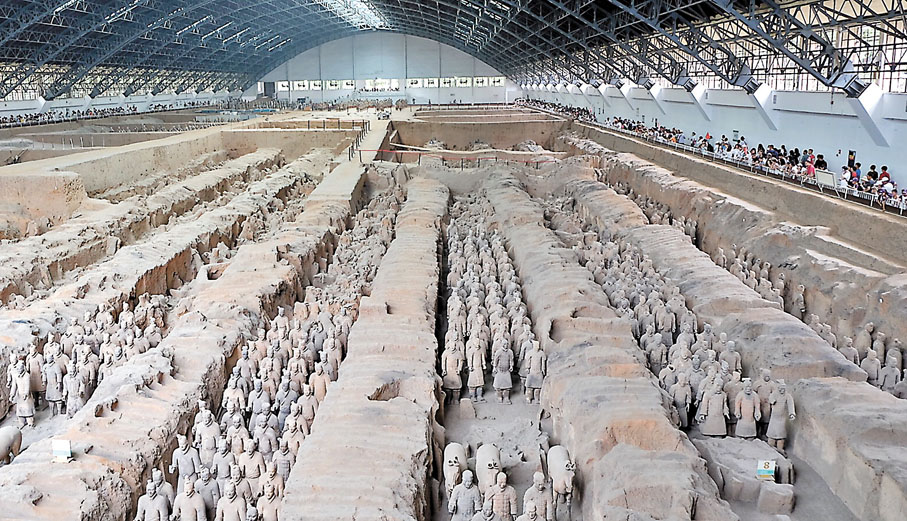 ● 就算秦國軍力強大，六十萬兵力也是傾巢而出了。圖為以秦軍作樣板製成的兵馬俑。資料圖片