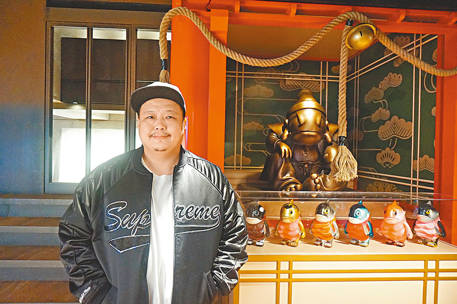 ●Chino Lam專為今次展覽開幕設計「豆芽水產祈福寺廟」。