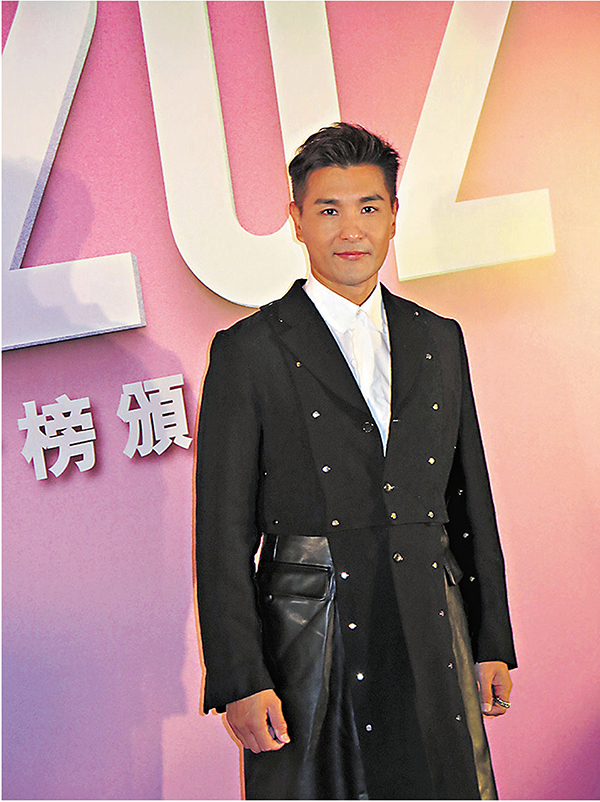 ● 陳展鵬表示在疫境之下，仍能簽約做歌手也很難得。