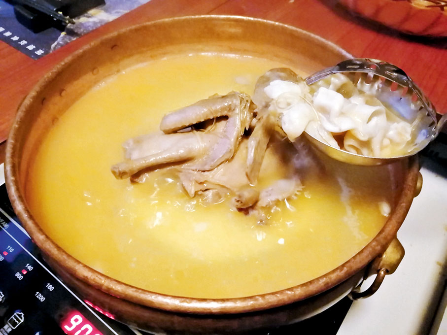 ●醉胡爐金翅花膠乳鴿湯 $328