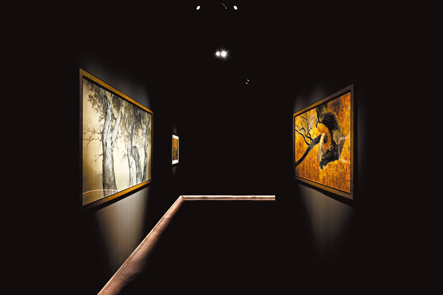 ●使用金箔與銀箔的畫作交相輝映。