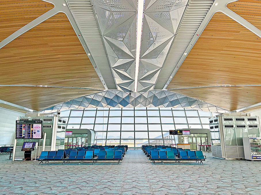 等候廳   香港文匯報記者郭若溪  攝  