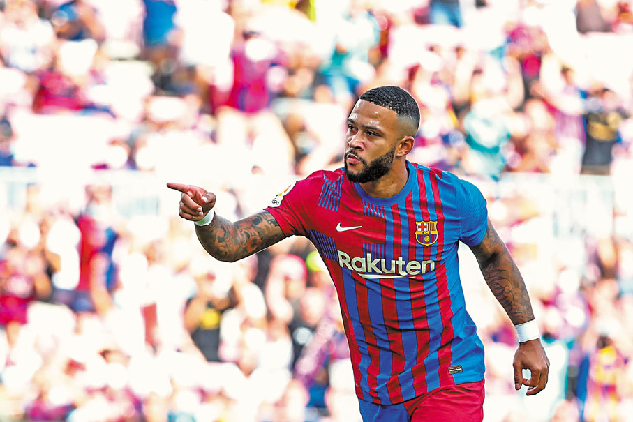 ●迪比要協助巴塞撕破敵陣。 美聯社