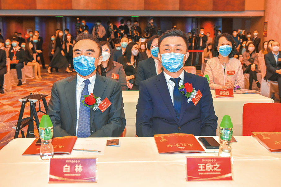 ●左起：新華社亞太總分社社長白林、香港大公文匯傳媒集團副總編輯王欣之。