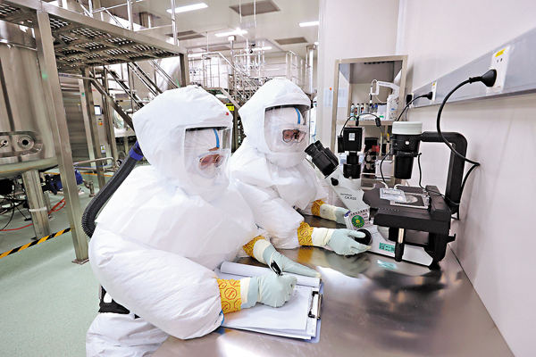 ●科興11日宣布，成功分離出Omicron及獲得測序結果。圖為科興疫苗生產車間。 受訪者供圖