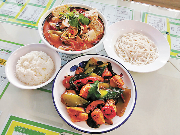 ●川味麻辣雞及水煮魚，可跟白飯/米線＄88