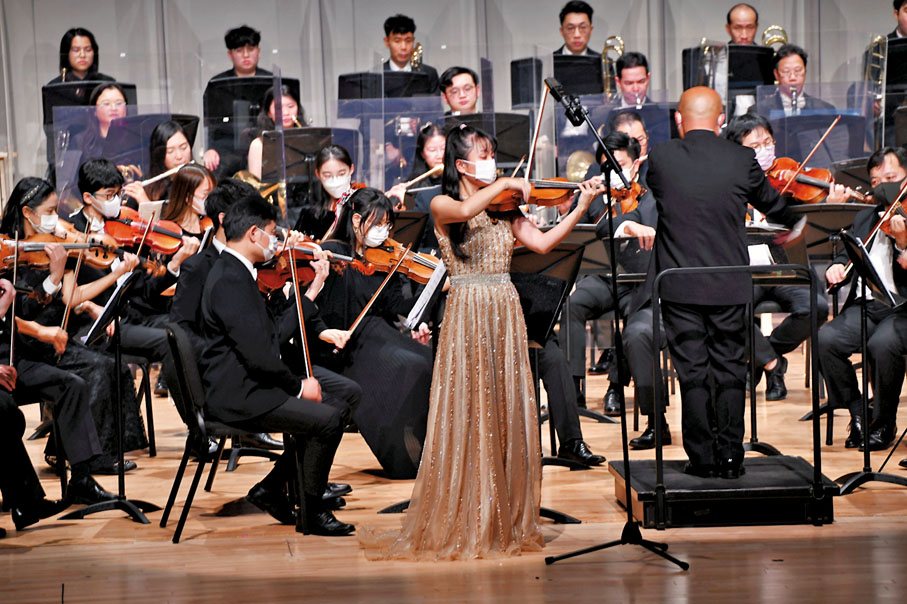 ●香港灣區愛樂樂團演出的「新世界」交響音樂會。
