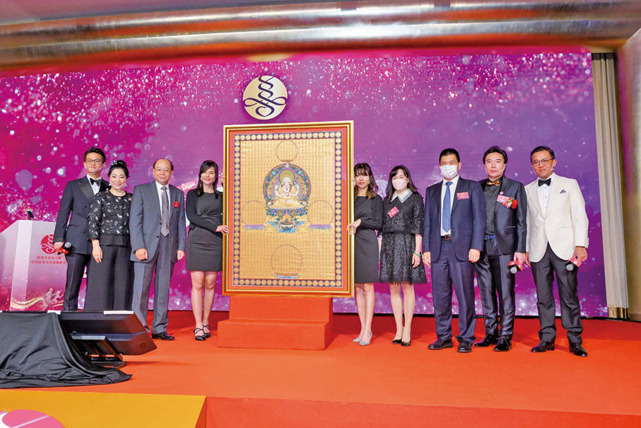 ● 慈善拍賣得到全國政協常委譚錦球及鄭穩偉夫人等多位貴賓慷慨解囊，籌得善款以支持新生代努力追夢。