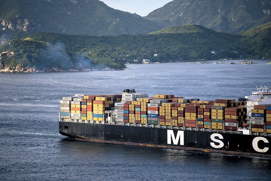 ● 香港貿發局最新的調查顯示，疫情的反覆及物流成本激漲仍然是影響明年出口的主要因素。 資料圖片