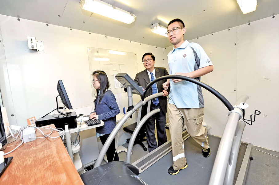 ● 抗熱工作服測試。