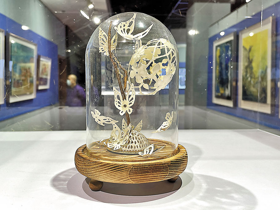 ●科威特精美蛋雕作品。