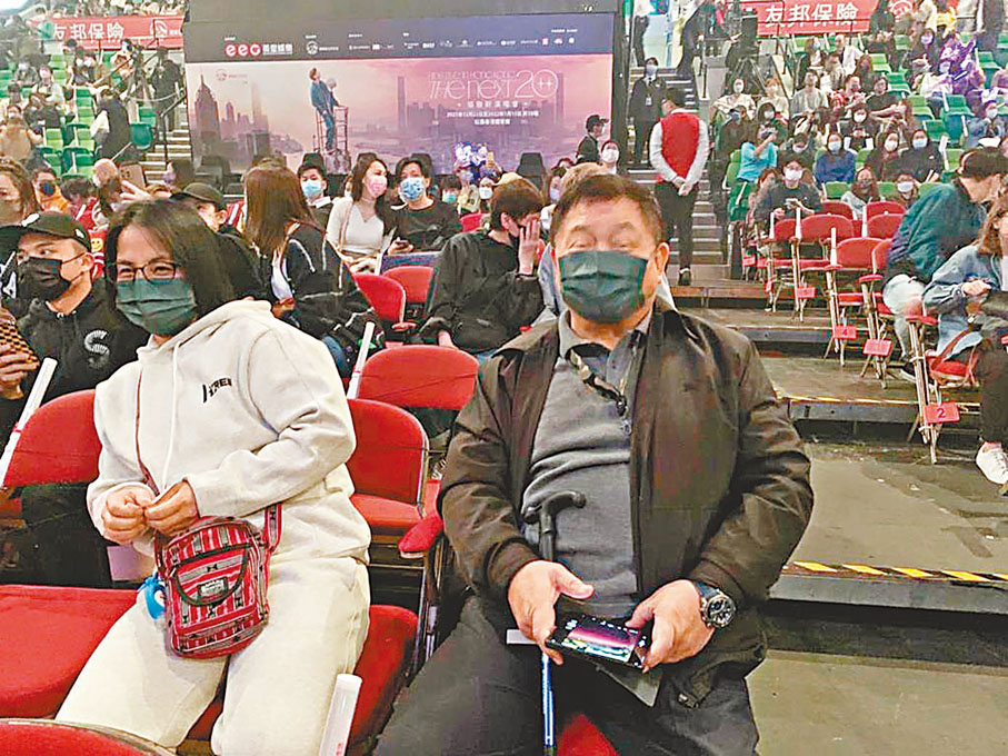 ● 軒仔爸爸捧場。