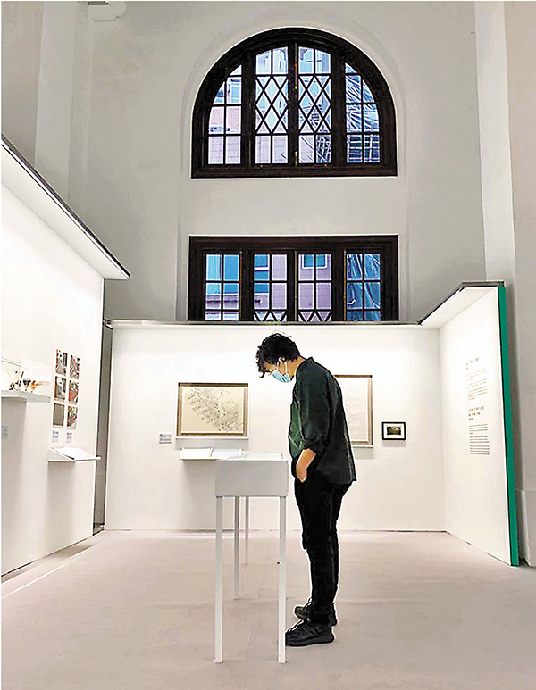 ●Gordon不時觀摩不同展覽,在當中取經。 受訪者供圖