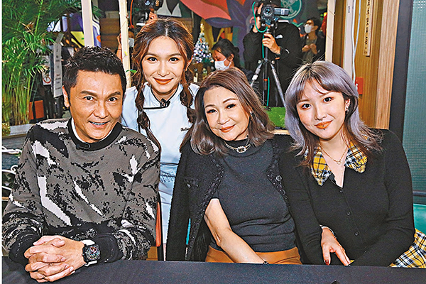 ●關禮傑一家合照。