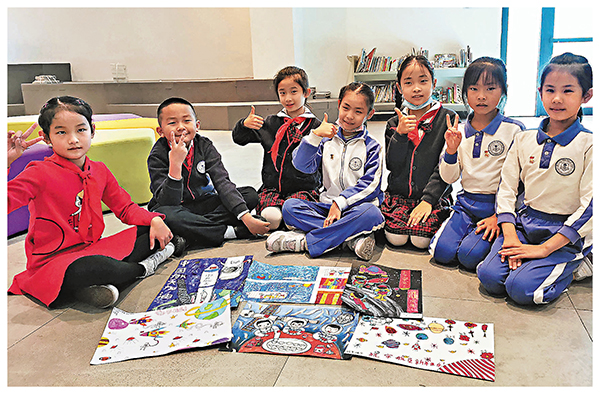 ●深圳南方科技大學第二實驗學校同學早前繪畫心目中的太空春節。 香港文匯報記者李望賢 攝