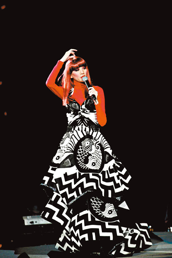 ● 梅姐將一生都奉獻給舞台。資料圖片