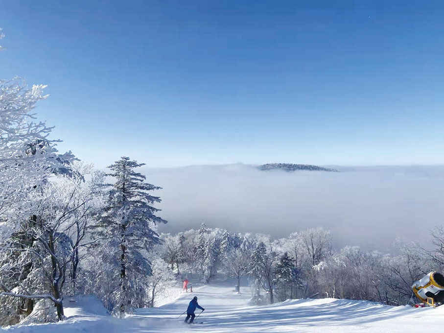●吉林全省冰雪旅遊表現強勁，關注度、預售額、瀏覽量始終雄踞全國冰雪市場榜首。