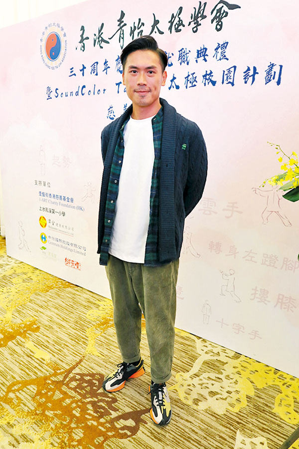 ●潘梓鋒透露再簽TVB兩年。