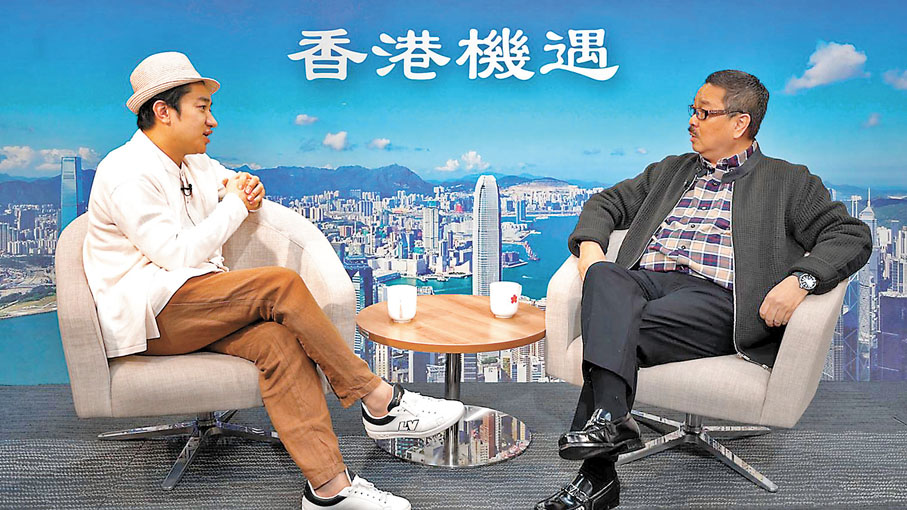 ●藝人王祖藍接受周振基訪問，暢談港青機遇。