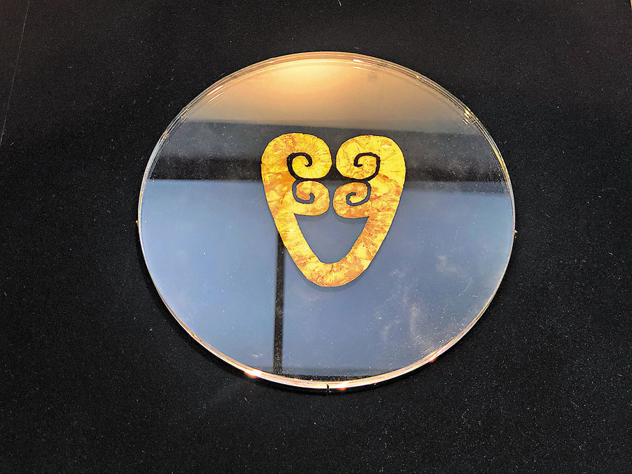 ●晚商至西周的黃金人面像  