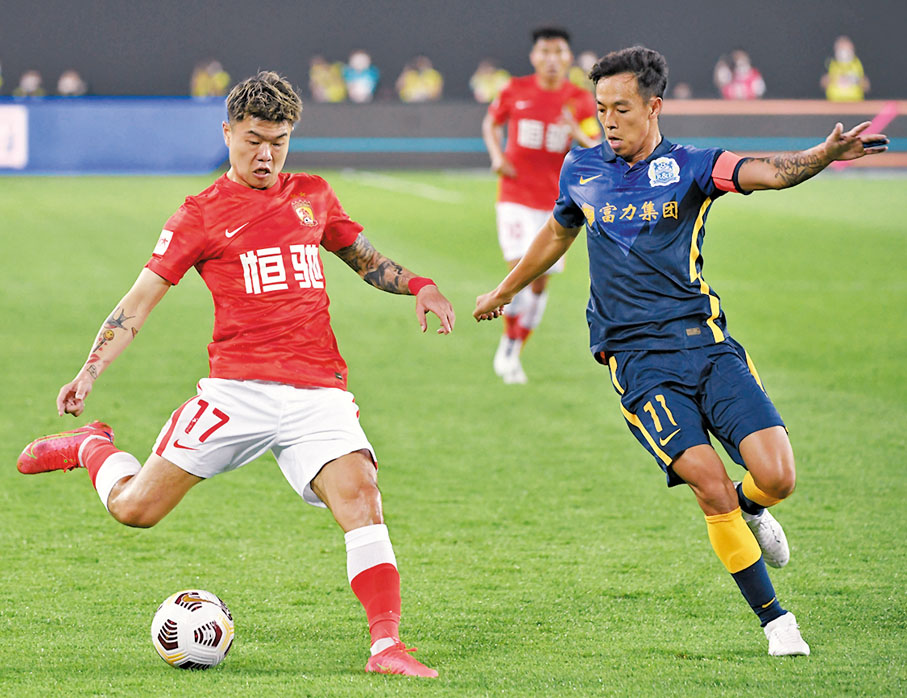 ●年輕國腳楊立瑜（左）對紋身情有獨鍾。 資料圖片